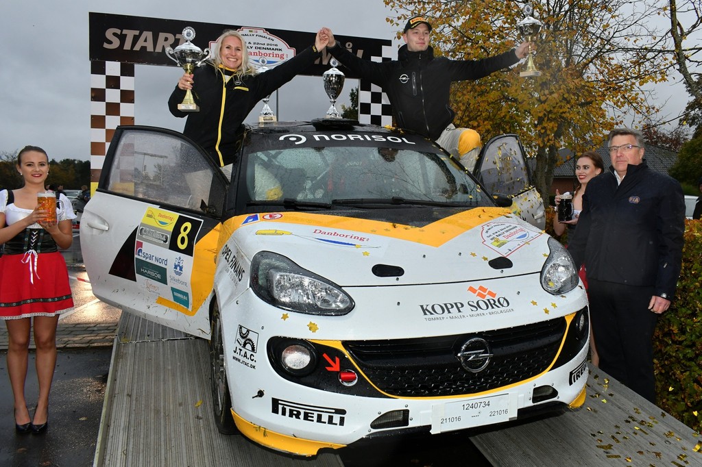 Seks klassesejre i træk og en andenplads generelt i årets sidste rally. Nu venter der større opgaver i udlandet til Jacob Madsen og Line Lykke Jensen
(Foto: Morten Dam)